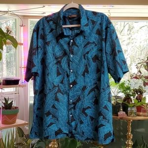 Black with blue leaves Tori Richard button up